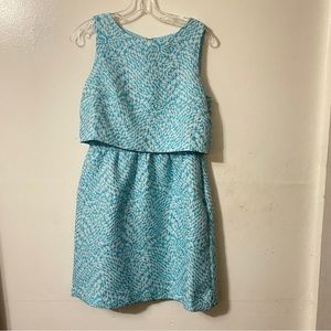 The limited blue dress size 4. Looks good for wedding or party